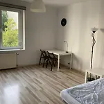Dwuosobowy pokój w mieszkaniu czteropokojowym w centrum Gdyni.